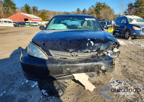 2003 Toyota Camry Le z USA, uszkodzony, nr VIN 4T1BF32KX3U050730